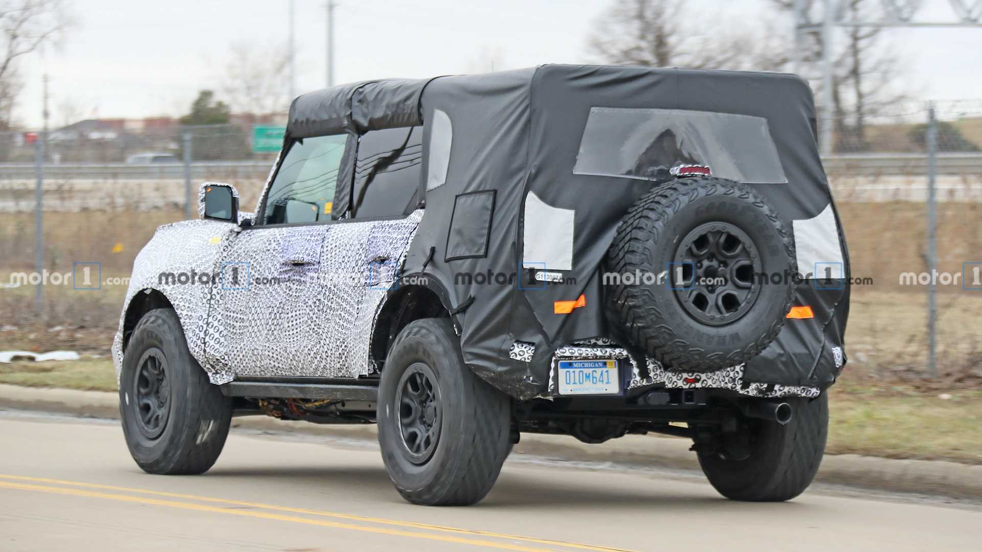 IMAGENS FLAGRANTES MOSTRAM O FORD BRONCO COM UM ASPECTO OFF-ROAD SIMILAR AO RAPTOR, foto 15