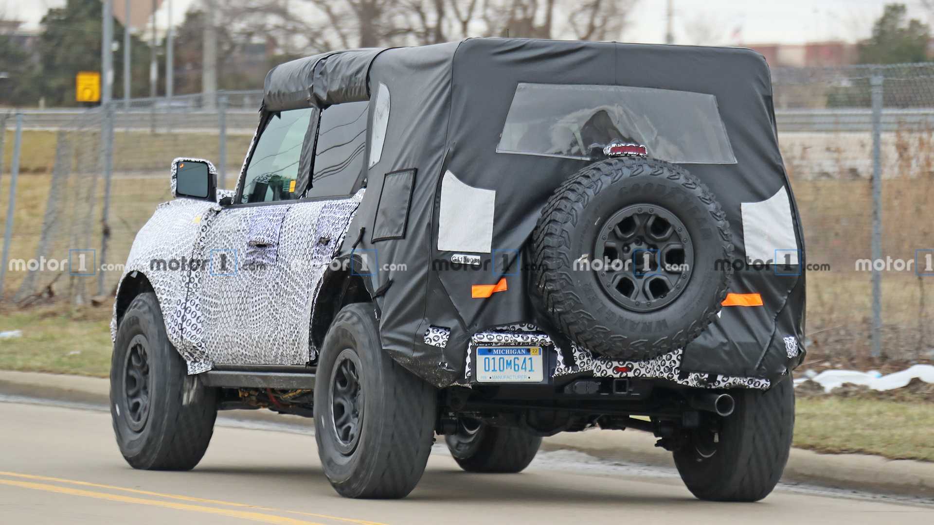IMAGENS FLAGRANTES MOSTRAM O FORD BRONCO COM UM ASPECTO OFF-ROAD SIMILAR AO RAPTOR, foto 16