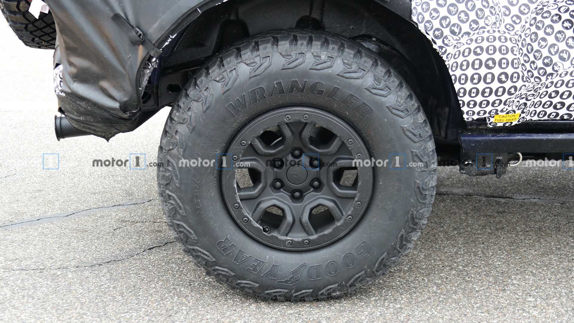 IMAGENS FLAGRANTES MOSTRAM O FORD BRONCO COM UM ASPECTO OFF-ROAD SIMILAR AO RAPTOR, foto 19