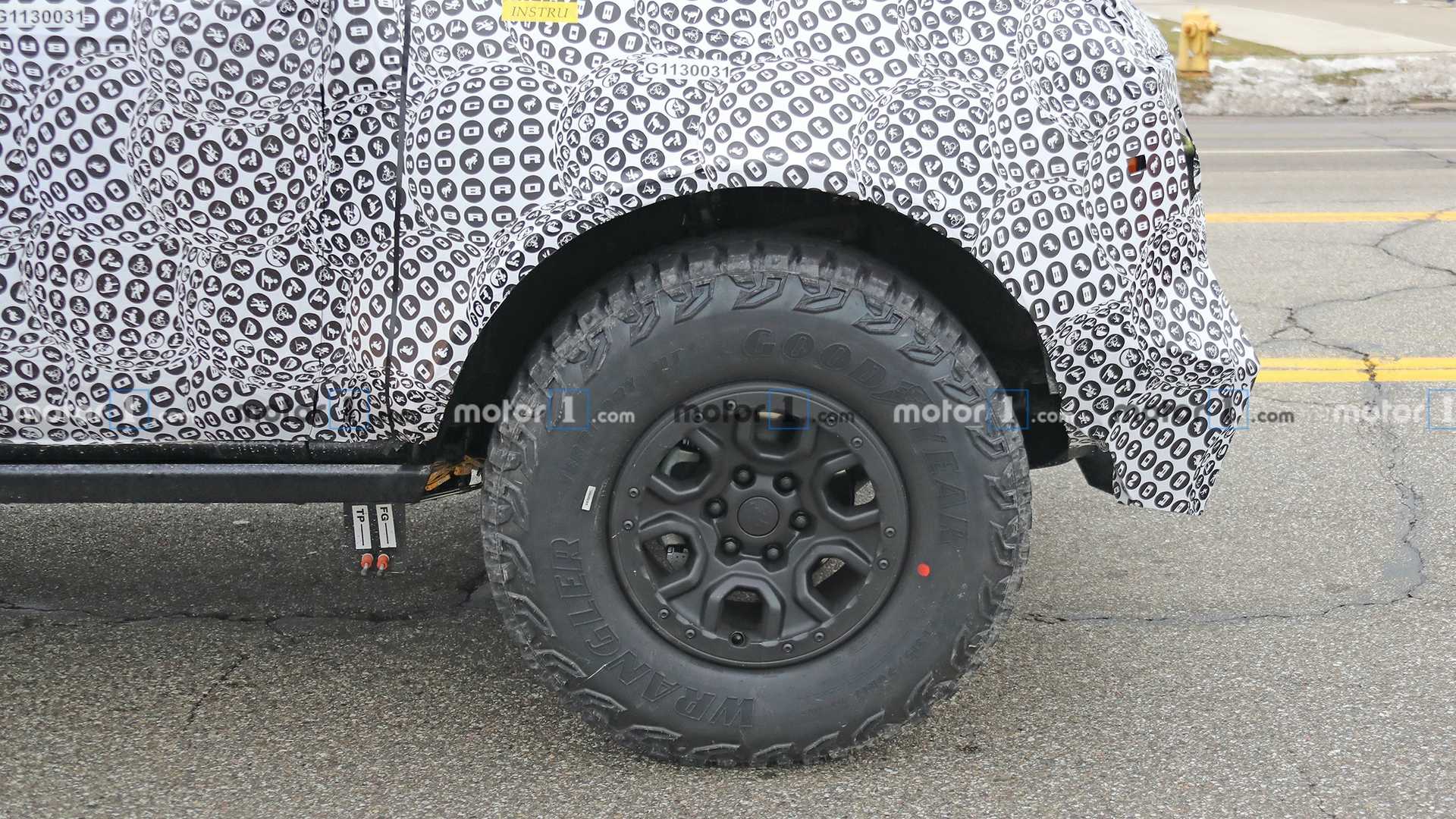 IMAGENS FLAGRANTES MOSTRAM O FORD BRONCO COM UM ASPECTO OFF-ROAD SIMILAR AO RAPTOR, foto 20