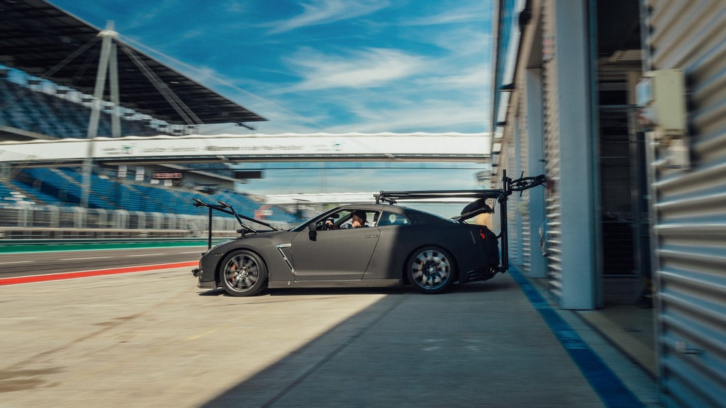 QUAL O ÚNICO CARRO CAPAZ DE FILMAR O GT-R NISMO 2020? SOMENTE OUTRO GT-R, foto 3