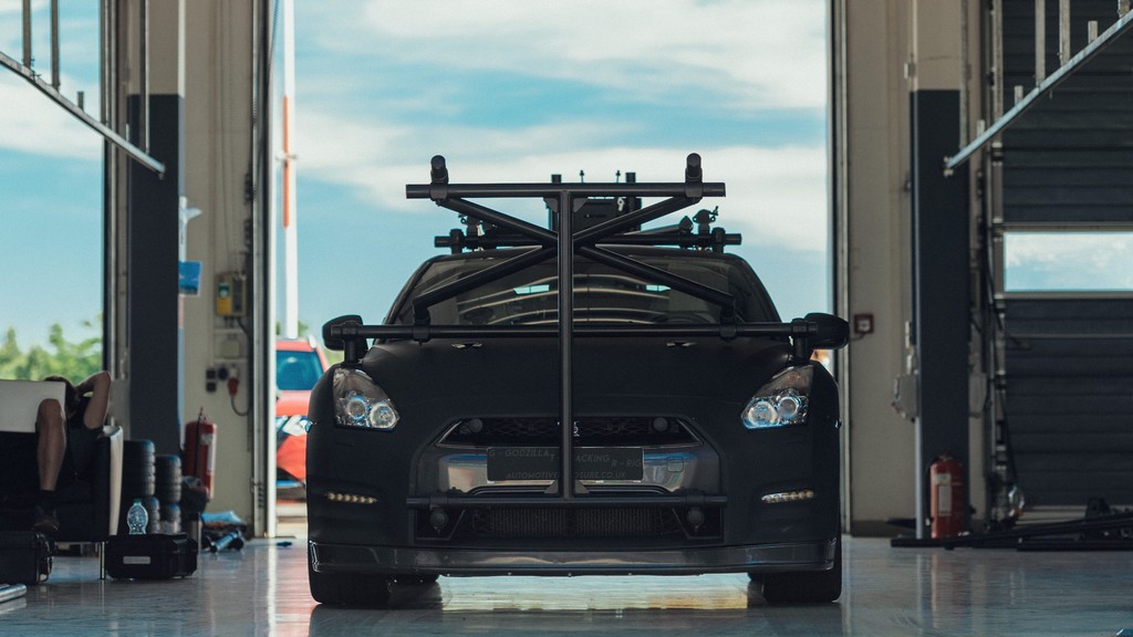 QUAL O ÚNICO CARRO CAPAZ DE FILMAR O GT-R NISMO 2020? SOMENTE OUTRO GT-R, foto 4