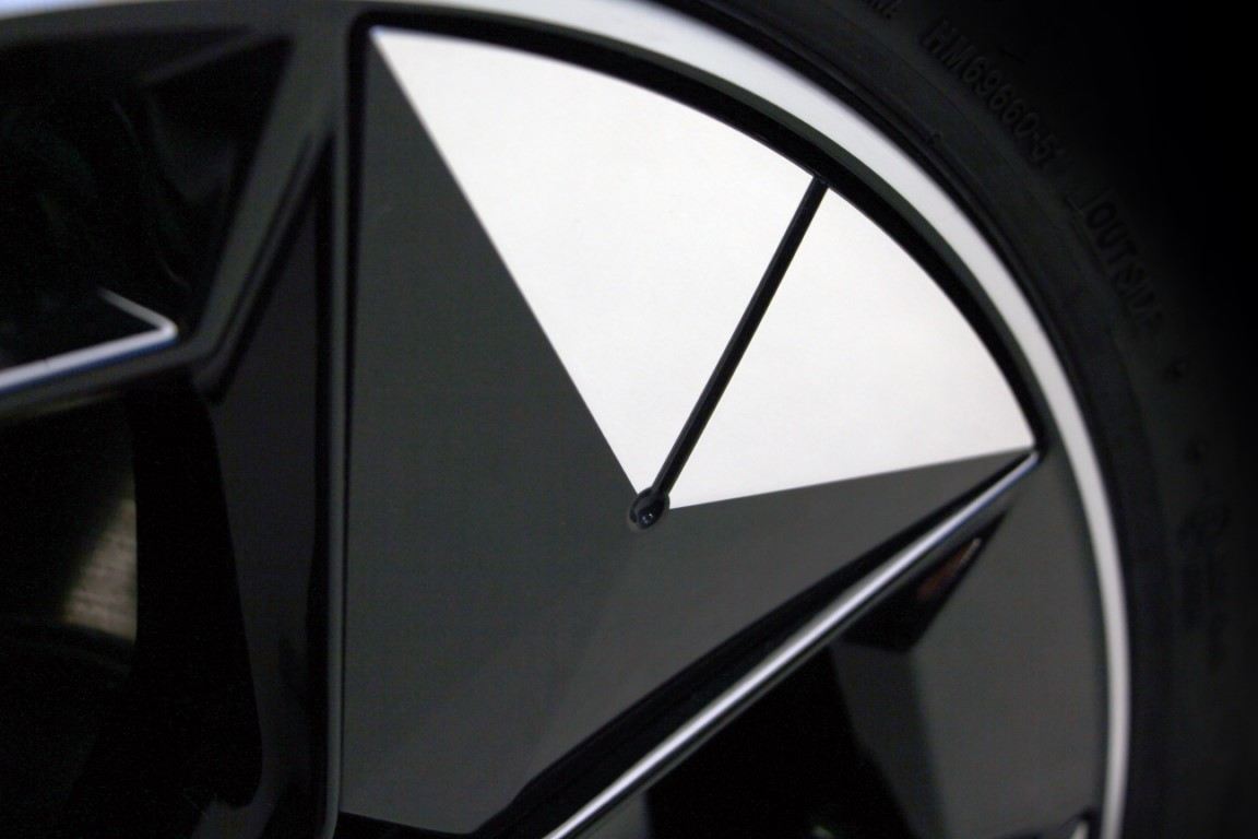 BMW MOSTRA A RODA AERODINÂMICA QUE EQUIPARÁ O NOVO iX3, foto 1