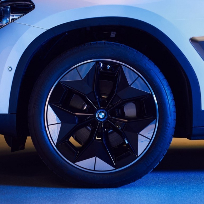 BMW MOSTRA A RODA AERODINÂMICA QUE EQUIPARÁ O NOVO iX3, foto 2