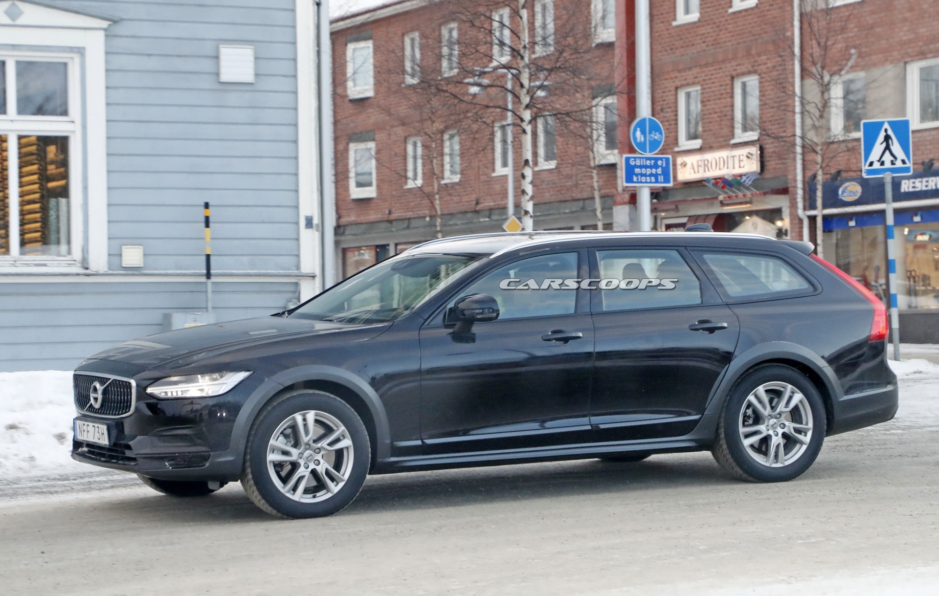 NOVO VOLVO V90 CROSS COUNTRY 2021 SURGE EM DETALHES EM FOTOS FLAGRANTES, foto 11