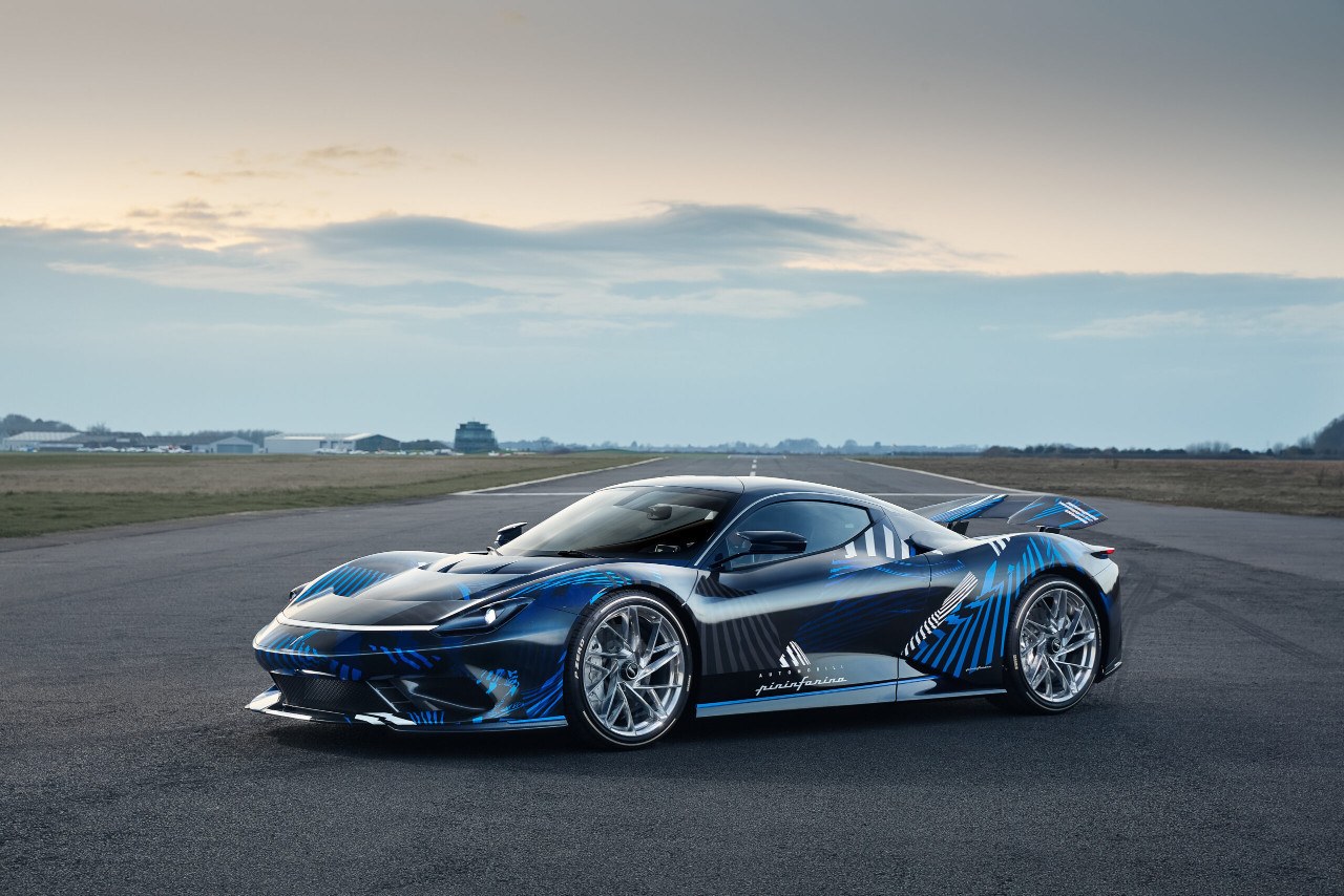 PROTÓTIPOS DO PININFARINA BATTISTA JÁ RODAM PELAS RUAS, foto 1