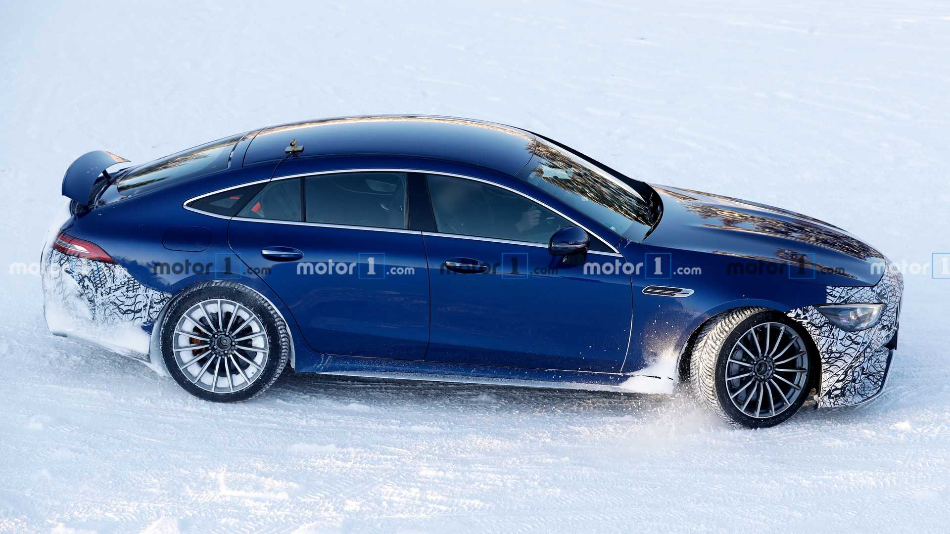 NOVO MERCEDES-AMG GT 73 4 PORTAS HÍBRIDO JÁ ESTÁ SENDO TESTADO NA NEVE, foto 10