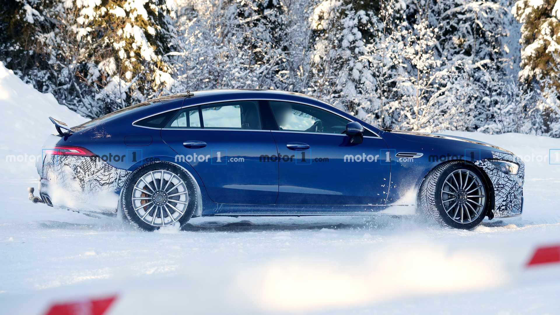 NOVO MERCEDES-AMG GT 73 4 PORTAS HÍBRIDO JÁ ESTÁ SENDO TESTADO NA NEVE, foto 11