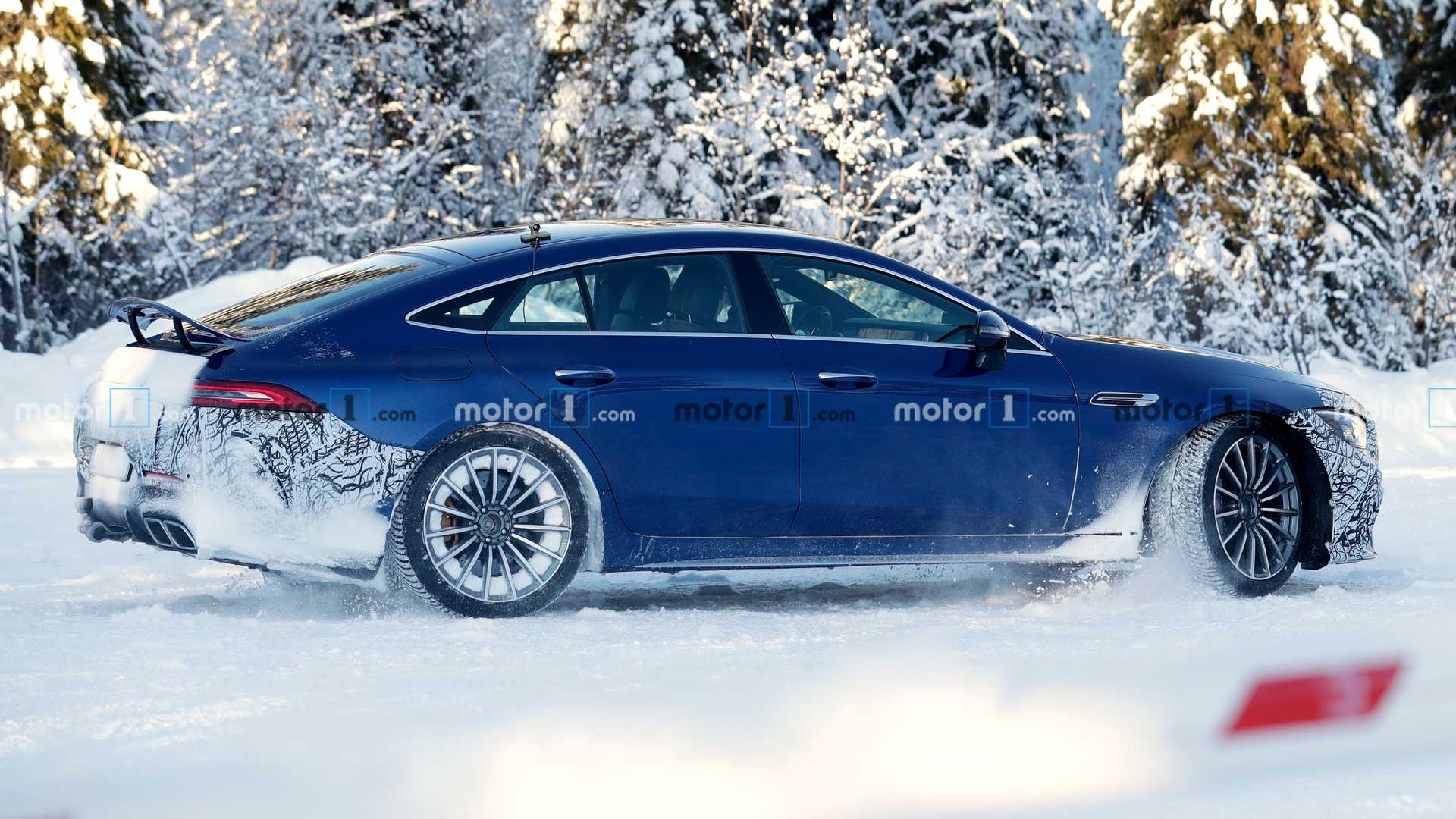 NOVO MERCEDES-AMG GT 73 4 PORTAS HÍBRIDO JÁ ESTÁ SENDO TESTADO NA NEVE, foto 12
