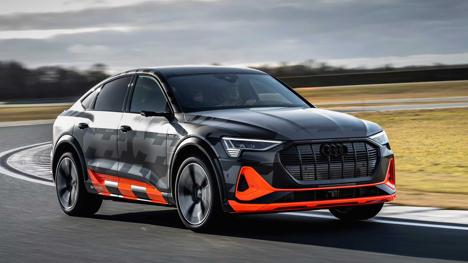 AUDI E-TRON S E E-TRON S SPORTBACK: DUAS VERSÕES ESPORTIVAS DE POTÊNCIA ELÉTRICA BRUTA, foto 1