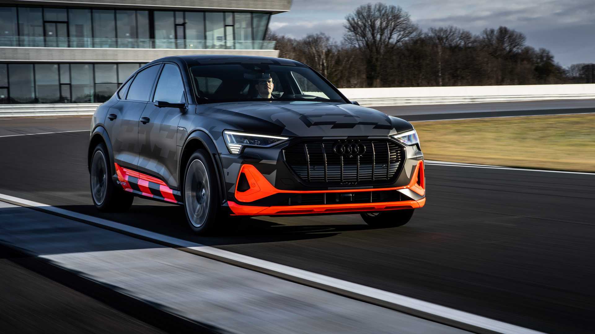 AUDI E-TRON S E E-TRON S SPORTBACK: DUAS VERSÕES ESPORTIVAS DE POTÊNCIA ELÉTRICA BRUTA, foto 3