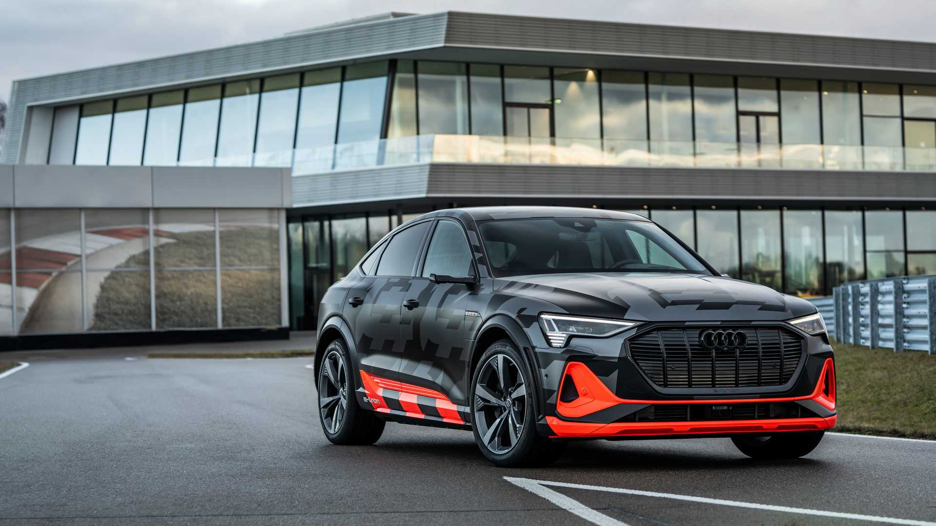 AUDI E-TRON S E E-TRON S SPORTBACK: DUAS VERSÕES ESPORTIVAS DE POTÊNCIA ELÉTRICA BRUTA, foto 10