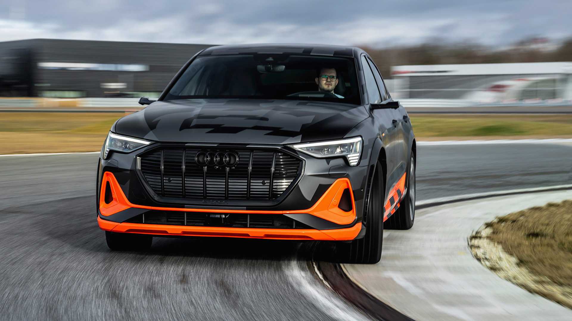 AUDI E-TRON S E E-TRON S SPORTBACK: DUAS VERSÕES ESPORTIVAS DE POTÊNCIA ELÉTRICA BRUTA, foto 13