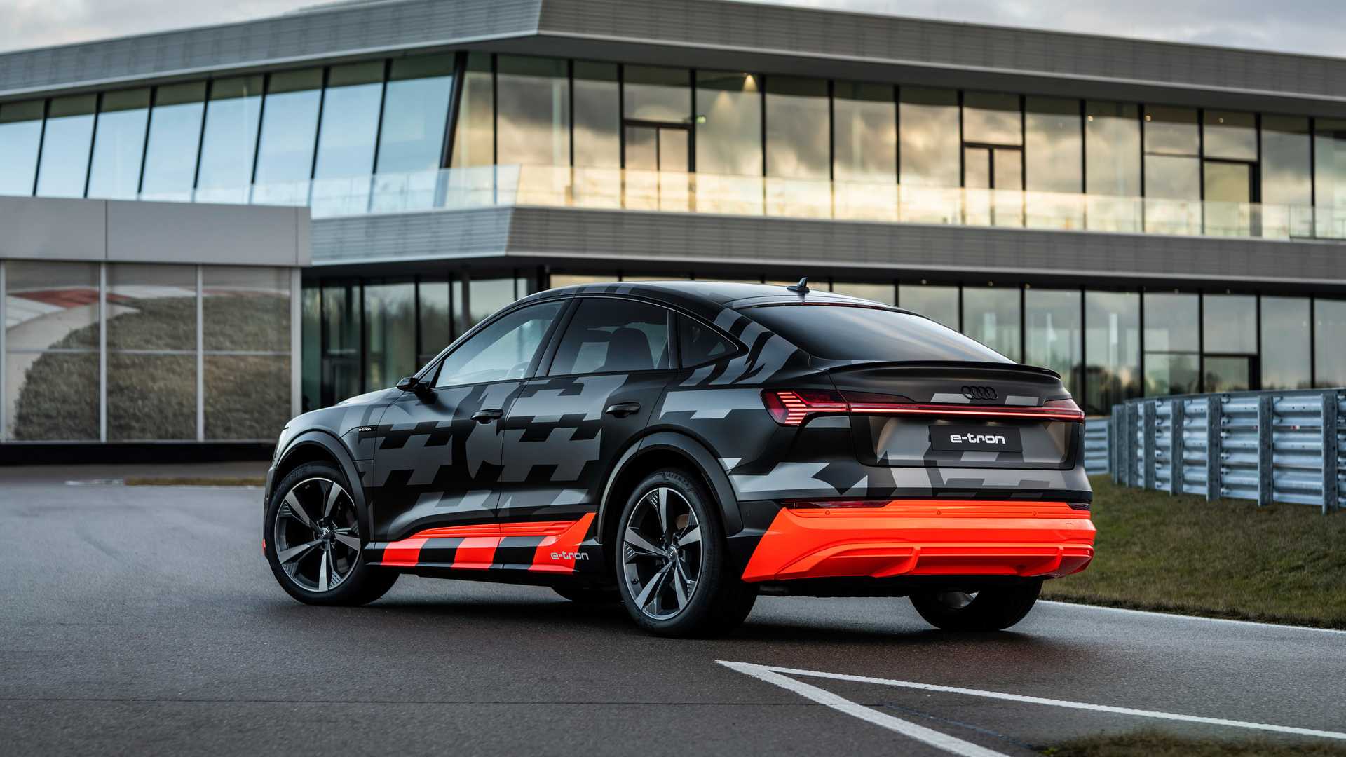 AUDI E-TRON S E E-TRON S SPORTBACK: DUAS VERSÕES ESPORTIVAS DE POTÊNCIA ELÉTRICA BRUTA, foto 19