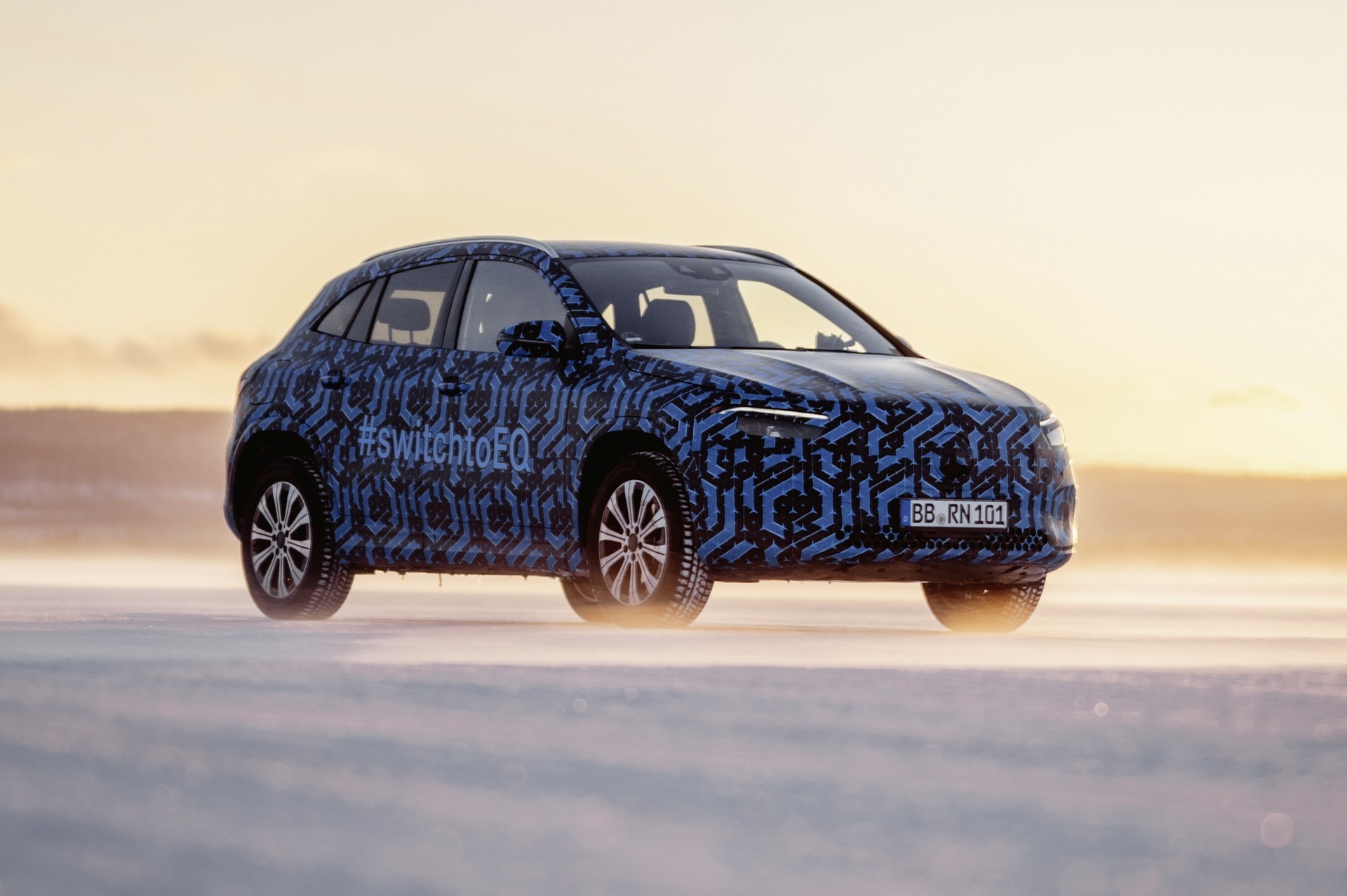 MERCEDES-BENZ NOS APROXIMA DO DESENVOLVIMENTO DO EQA, SEU PRÓXIMO CARRO ELÉTRICO, foto 7