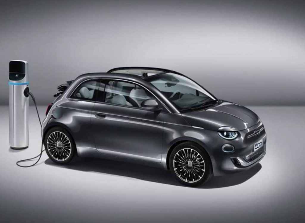UM VAZAMENTO REVELA O INTERIOR E EXTERIOR DO NOVO FIAT 500, foto 2