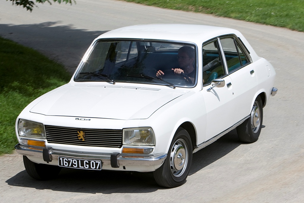 ELES MARCARAM ÉPOCA E A HISTÓRIA DO AUTOMÓVEL: DO 504 AO NOVO 208, APRESENTAMOS OS SEIS PEUGEOT ELEITOS ‘CAR OF THE YEAR’, foto 1