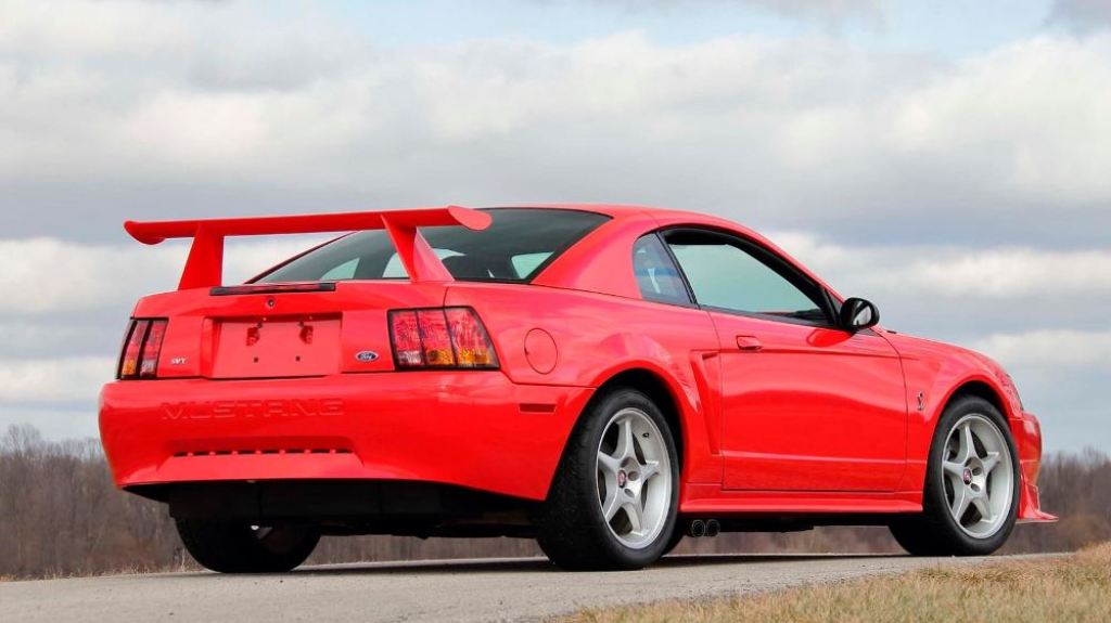 UM FORD MUSTANG SVT COBRA R 2000 COM SOMENTE 772 KM SERÁ LEILOADO NOS ESTADOS UNIDOS, foto 5