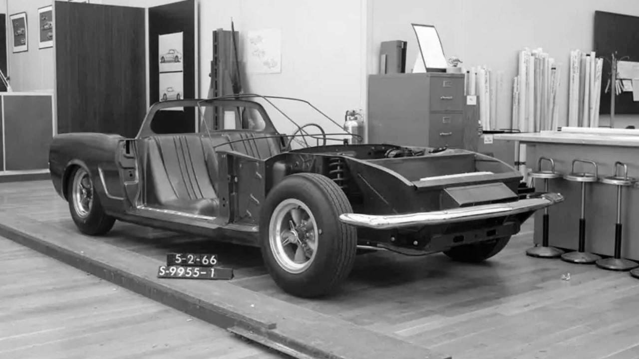 FORD REVELA UM ANTIGO PROJETO SECRETO DO MUSTANG COM MOTOR CENTRAL, foto 1