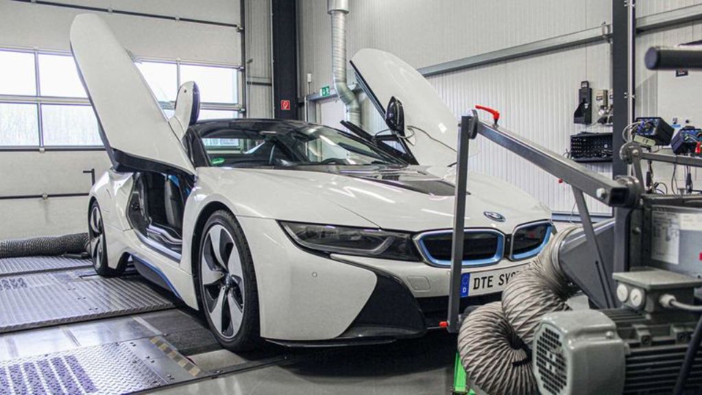 DTE SYSTEMS DESPEDE-SE DO BMW i8 LEVANDO O HÍBRIDO ATÉ OS 414 CV, foto 1