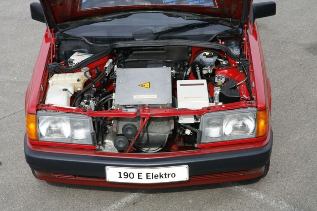 MERCEDES-BENZ 190 E ELEKTRO: O AVÔ DOS ATUAIS EQ, foto 2