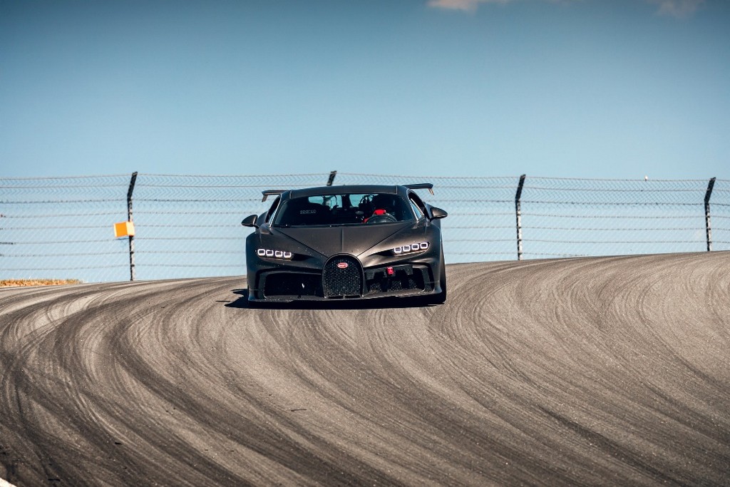 BUGATTI CHIRON PUR SPORT SE PREPARA NO CIRCUITO ALEMÃO DE BILSTER BERG, foto 8