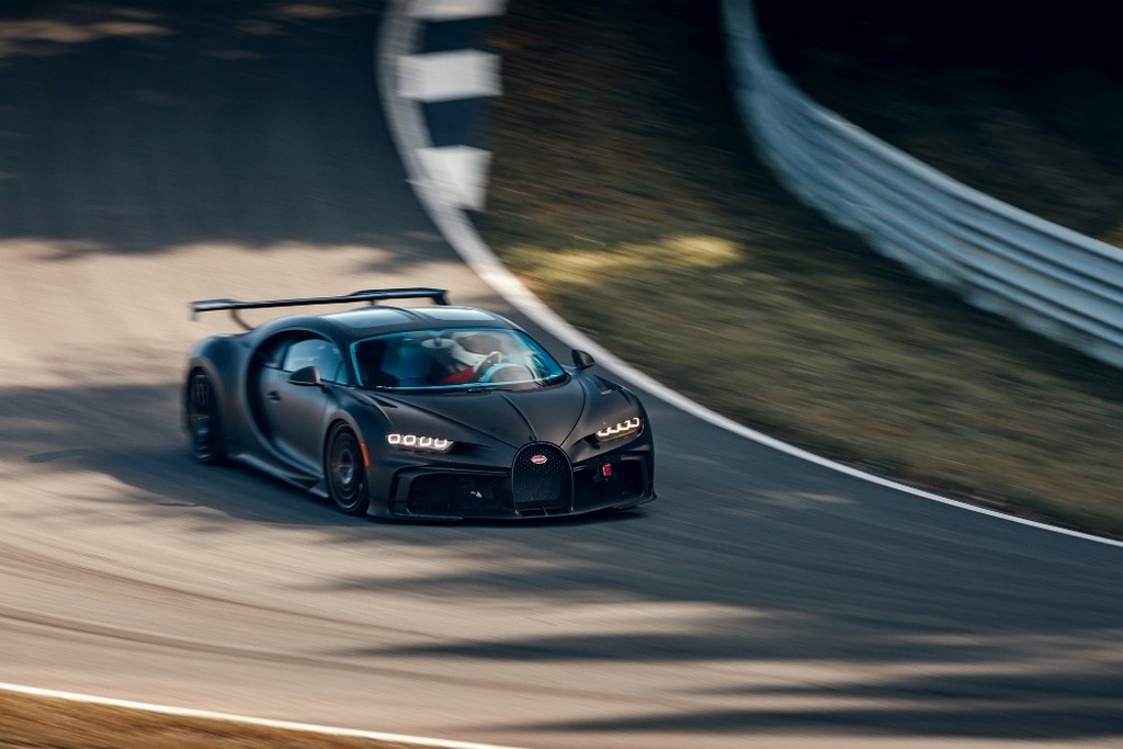 BUGATTI CHIRON PUR SPORT SE PREPARA NO CIRCUITO ALEMÃO DE BILSTER BERG, foto 9