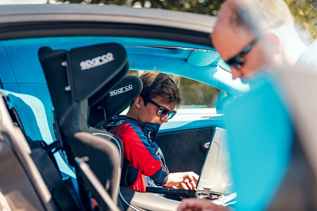 BUGATTI CHIRON PUR SPORT SE PREPARA NO CIRCUITO ALEMÃO DE BILSTER BERG, foto 15