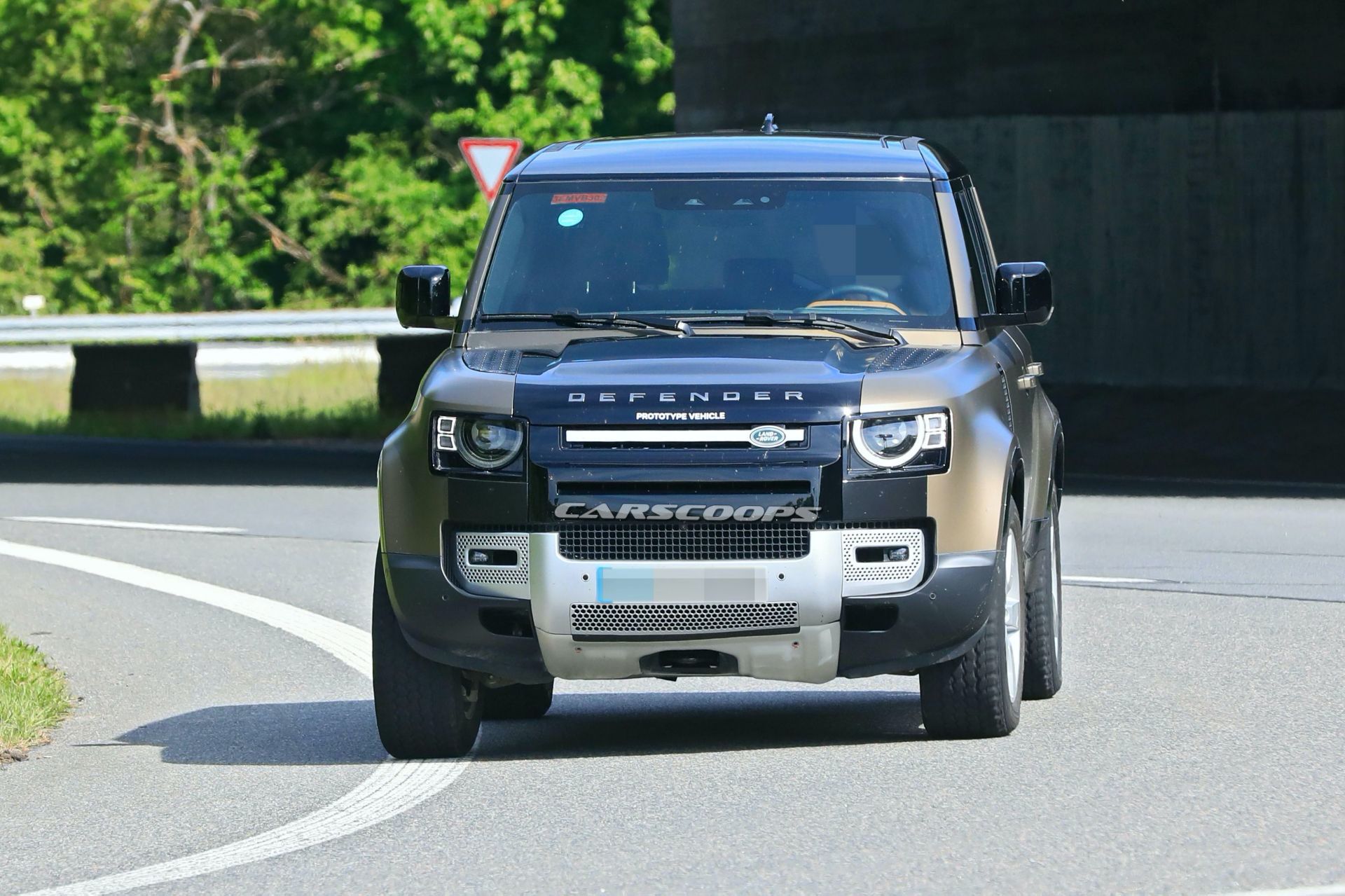 LAND ROVER DEFENDER V8 2021: EXTRA DE POTÊNCIA PARA BRIGAR COM O MERCEDES-AMG G 63, foto 1
