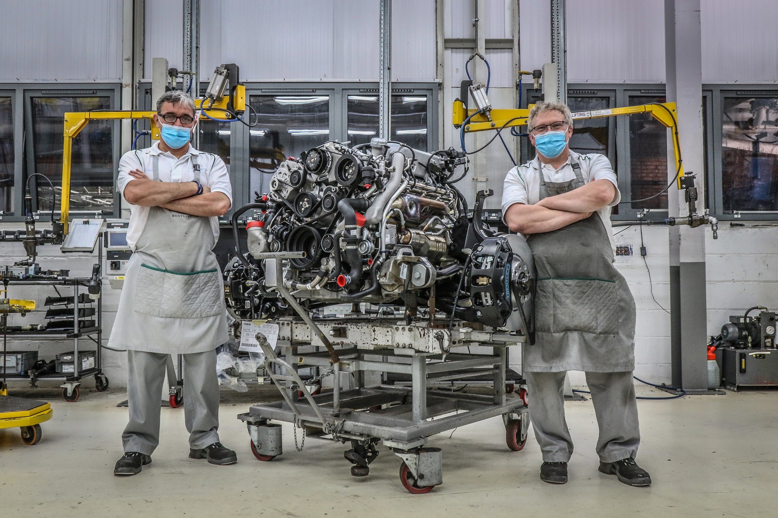 BENTLEY APOSENTA O SEU RENOMADO MOTOR V8, foto 1