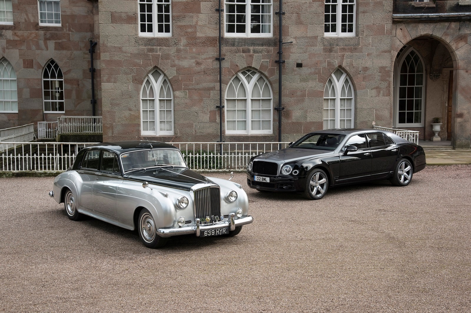 BENTLEY APOSENTA O SEU RENOMADO MOTOR V8, foto 4