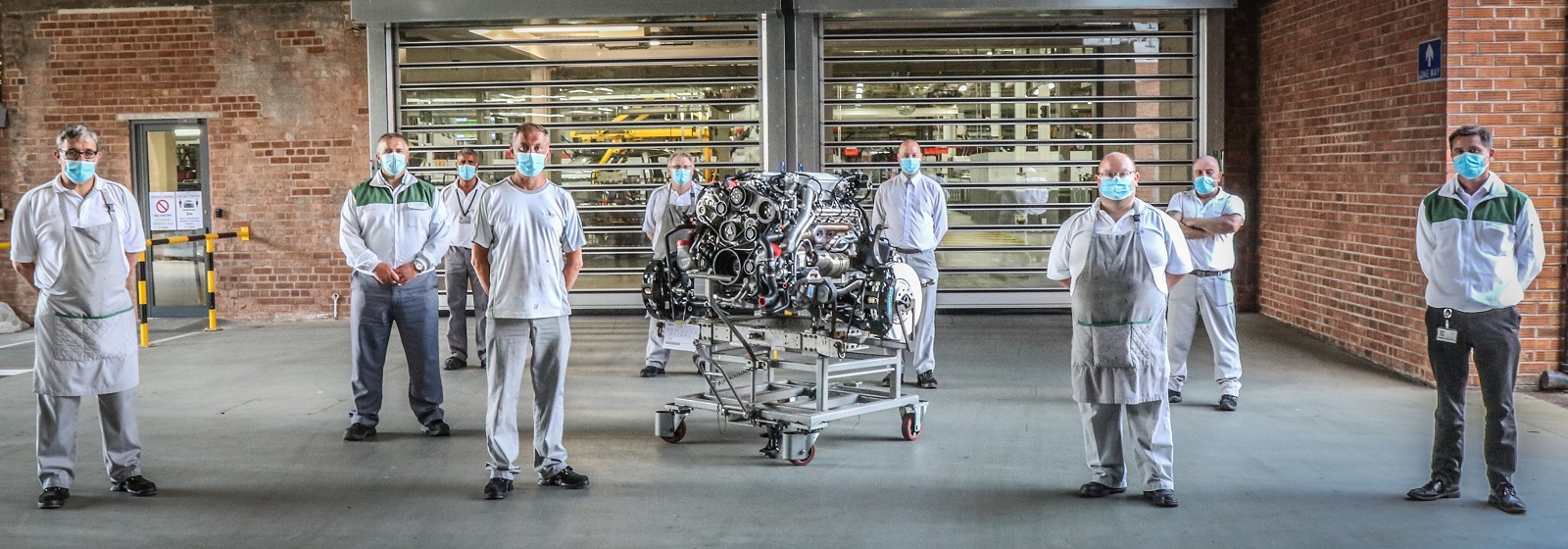 BENTLEY APOSENTA O SEU RENOMADO MOTOR V8, foto 5