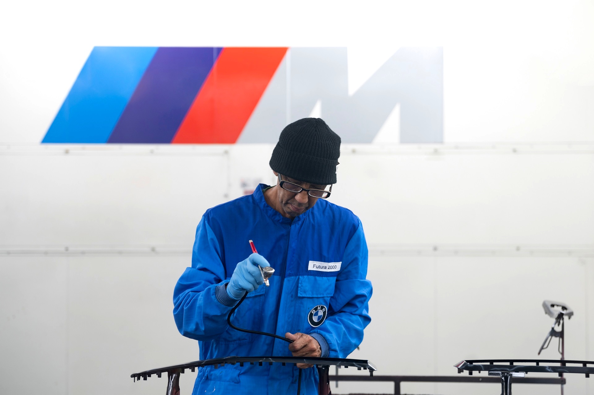 AZUL, VERMELHO E VIOLETA: A HISTÓRIA POR TRÁS DAS CORES E DO LOGO BMW M, foto 1