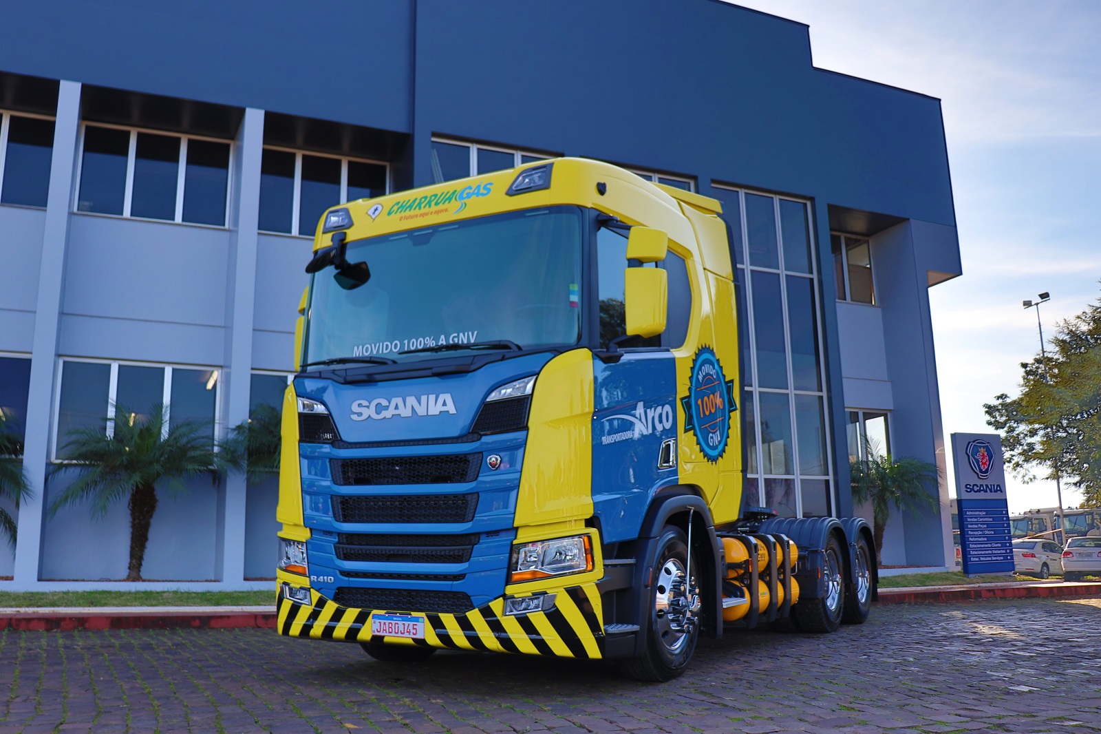 SCANIA ENTREGA PRIMEIRO CAMINHÃO MOVIDO A GNV/BIOMETANO DA REGIÃO SUL PARA GRUPO CHARRUA, foto 1