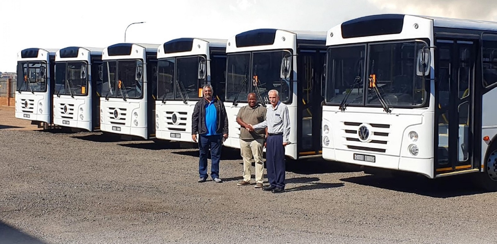 VOLKSWAGEN ENTREGA 30 ÔNIBUS NA ÁFRICA DO SUL, foto 1