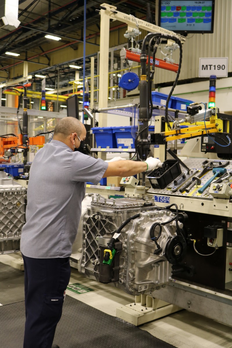 VOLVO ATINGE A MARCA DE 100 MIL CAIXAS I-SHIFT PRODUZIDAS NO BRASIL, foto 3