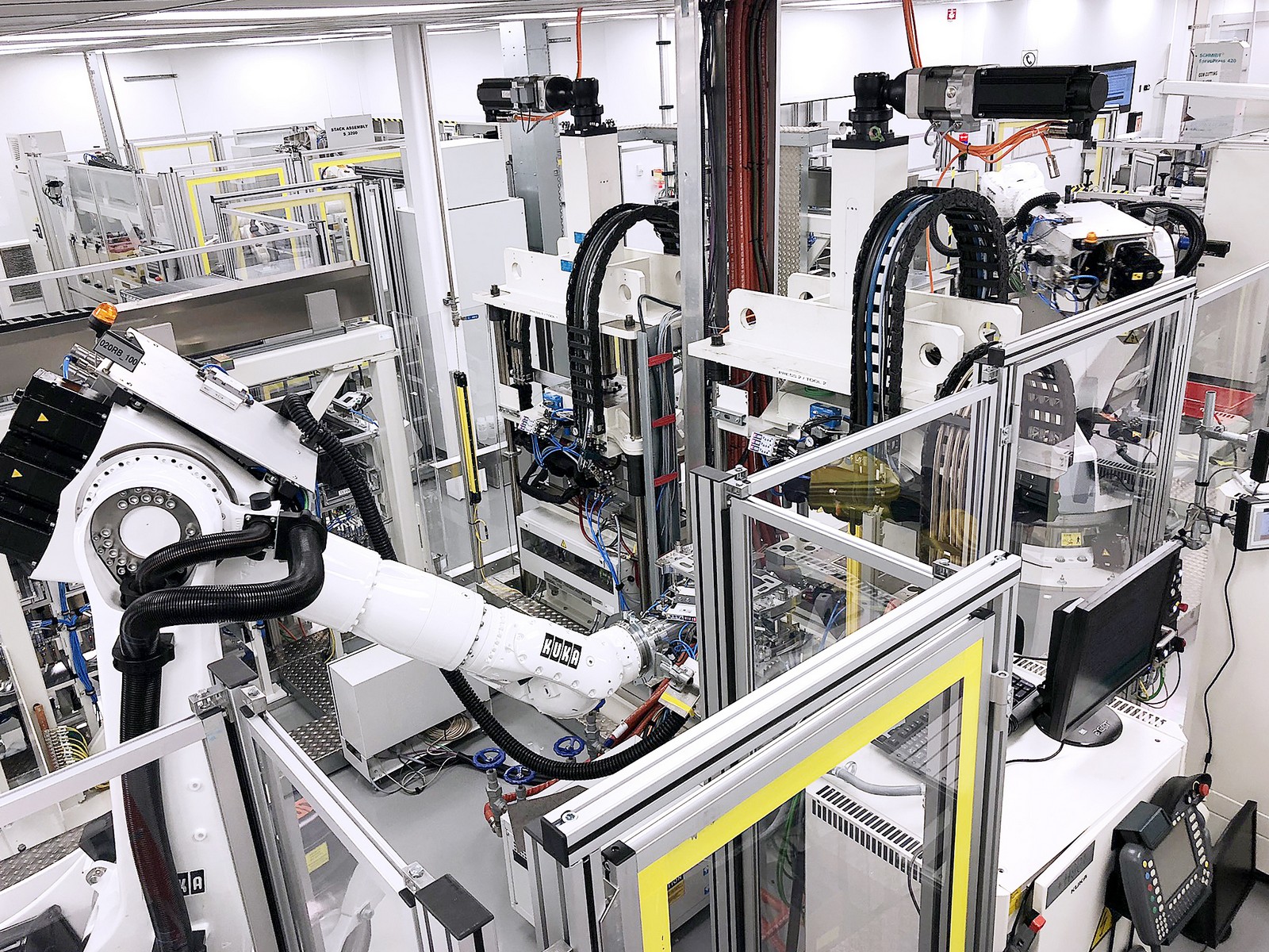 DAIMLER ACELERA PREPARAÇÃO PARA PRODUZIR CÉLULAS DE COMBUSTÍVEL EM SÉRIE, foto 2