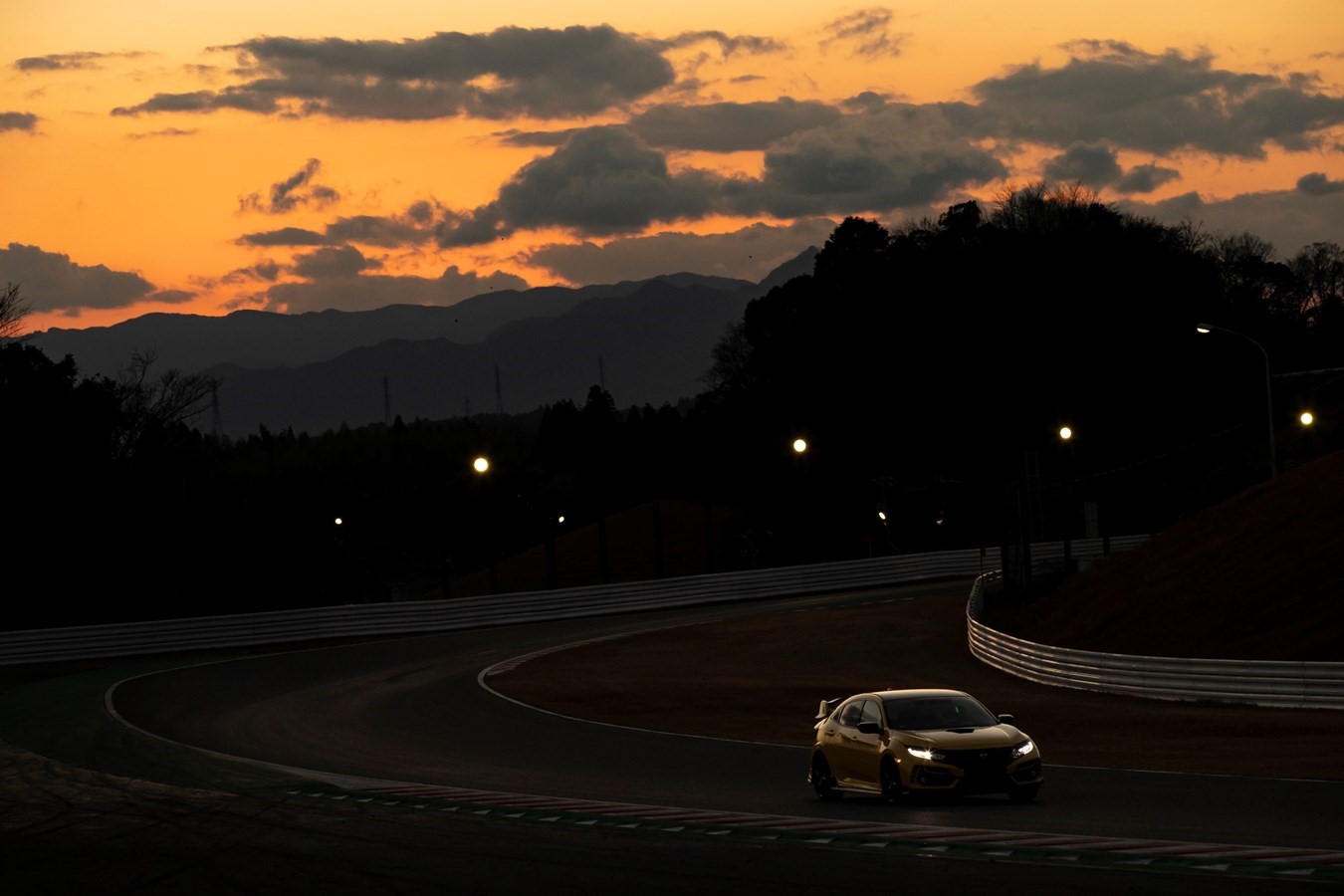 HONDA CIVIC TYPE-R LIMITED EDITION DESTROI EM SUZUKA, foto 2