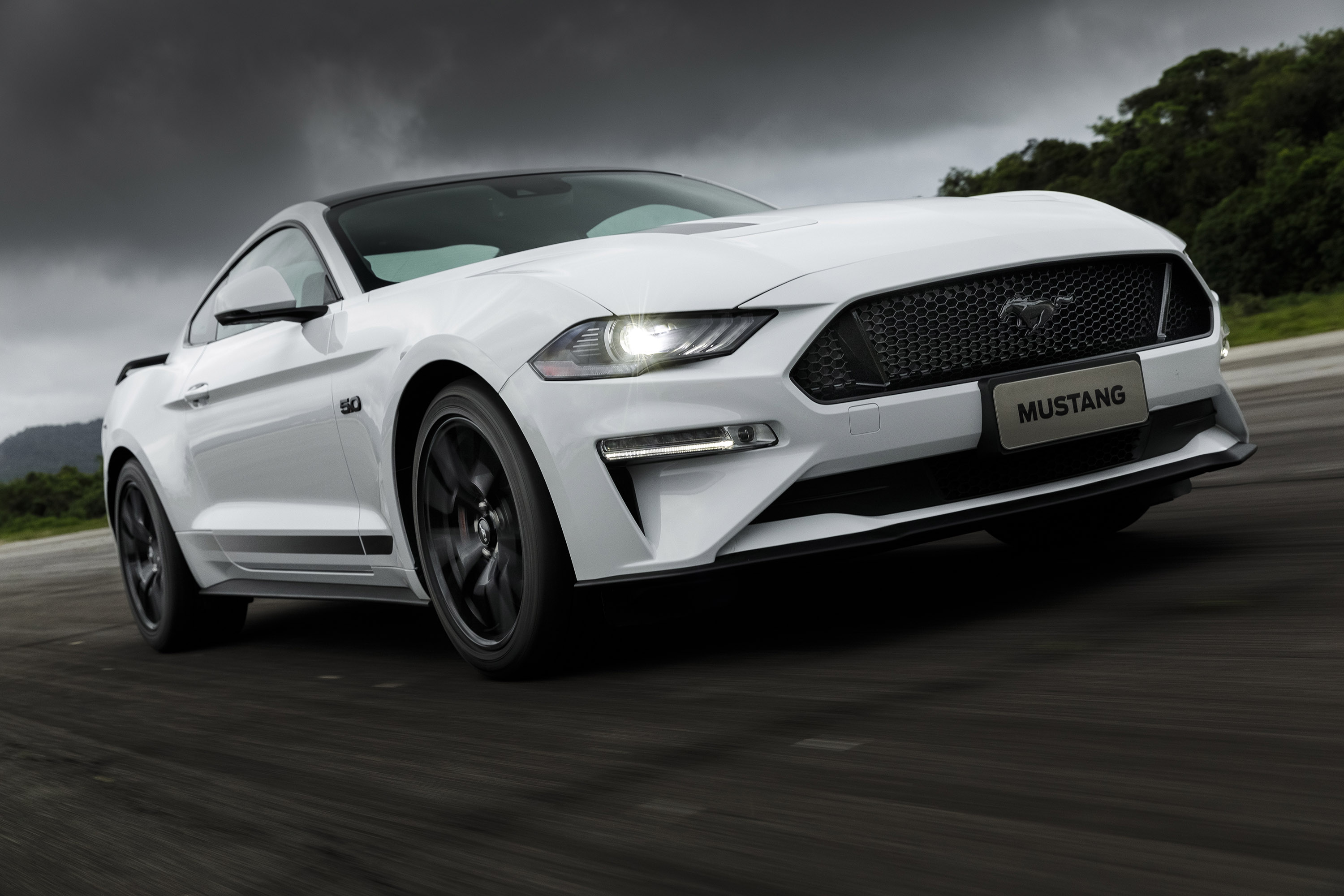 FORD COMEMORA O DIA MUNDIAL DO ROCK COM PLAYLIST DE CLÁSSICOS SOBRE CARROS, foto 1