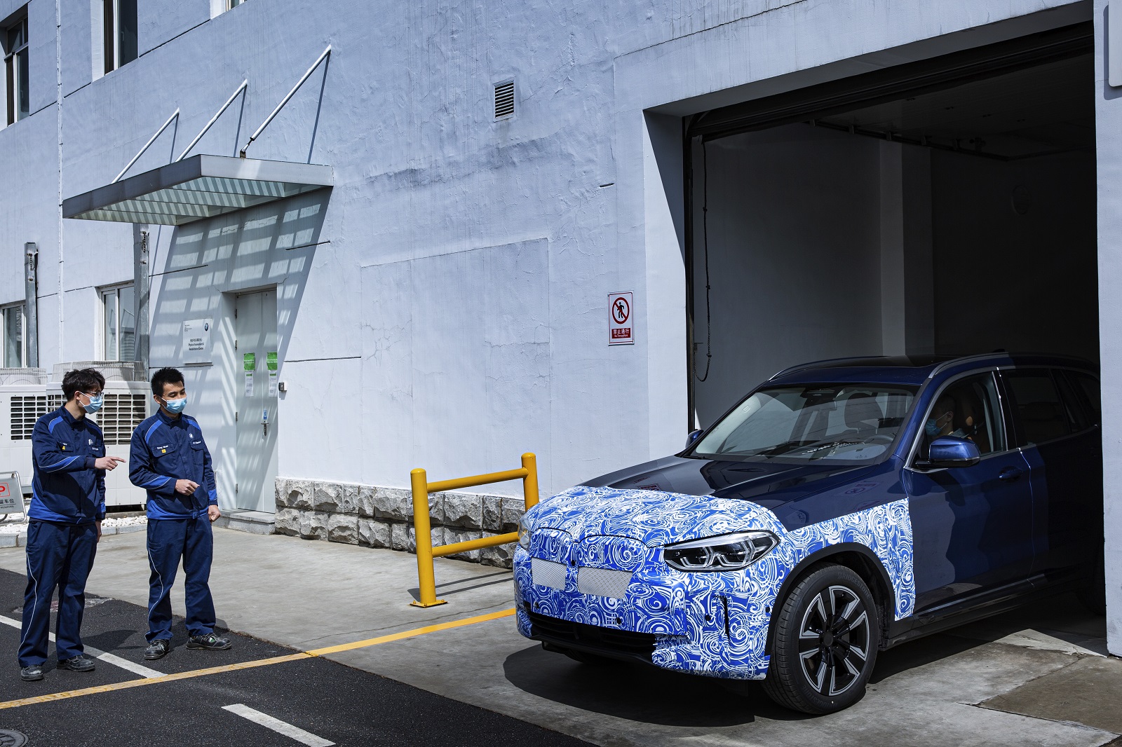 NOVO BMW iX3 VAZADO EM VÍDEO, ASSIM É O ESPERADO SUV ELÉTRICO PREMIUM, foto 3