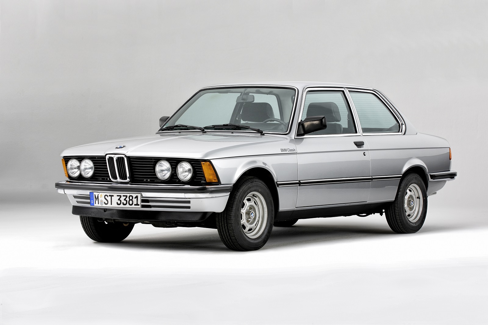 HÁ 45 ANOS ERA APRESENTADO AO MUNDO O BMW SÉRIE 3, foto 1