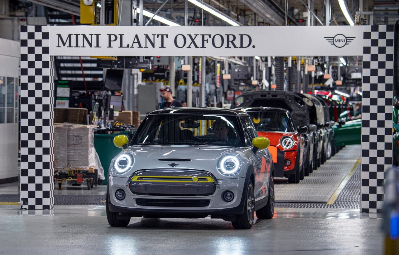 MINI COOPER SE ELÉTRICO ALCANÇA O SEU PRIMEIRO MARCO DE PRODUÇÃO APÓS O PRIMEIRO ANO, foto 1