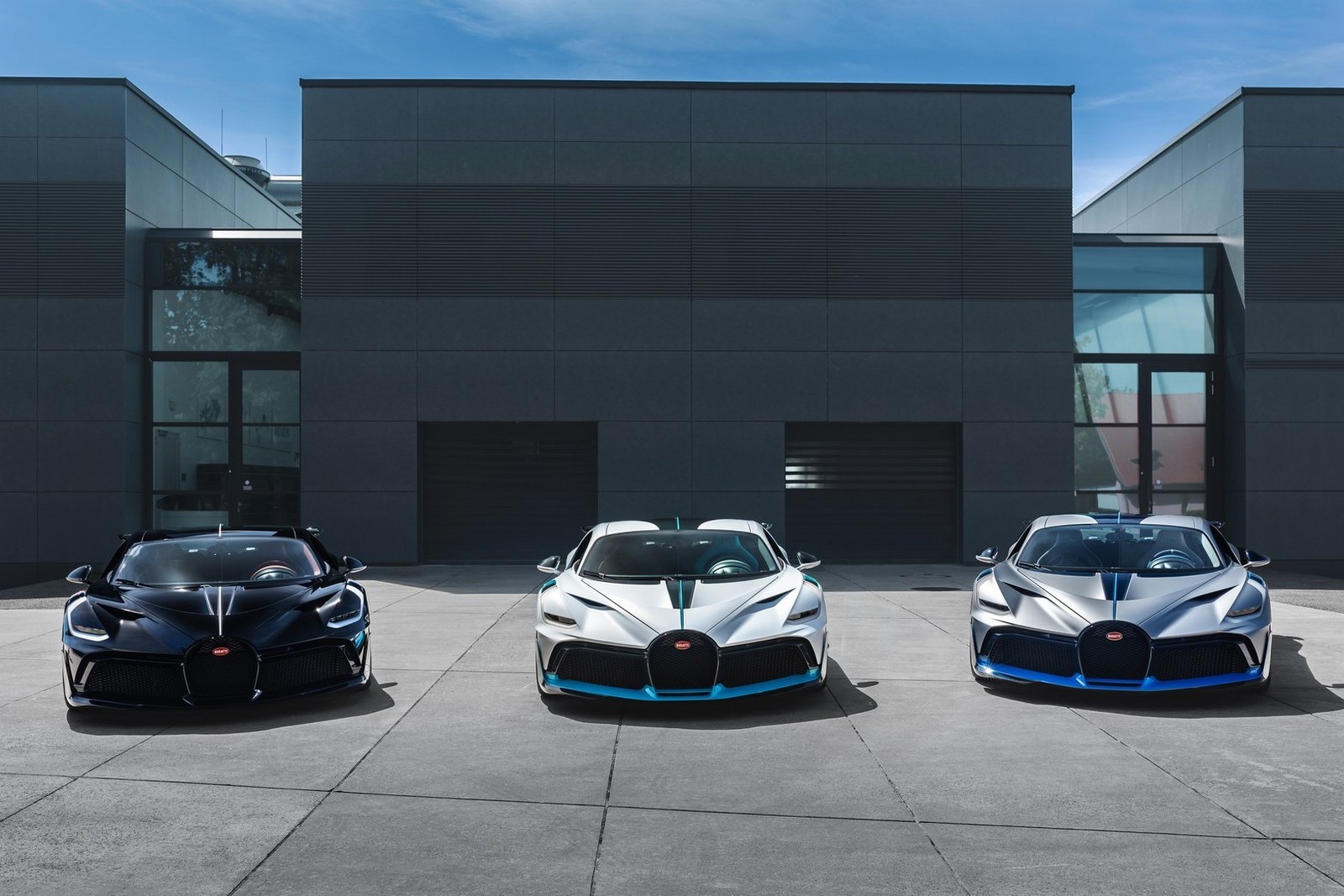OS PRIMEIROS BUGATTI DIVO SÃO ENTREGUES A SEUS FELIZES E MILIONÁRIOS PROPRIETÁRIOS, foto 6