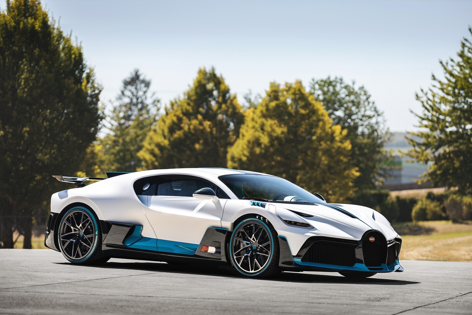 OS PRIMEIROS BUGATTI DIVO SÃO ENTREGUES A SEUS FELIZES E MILIONÁRIOS PROPRIETÁRIOS, foto 14