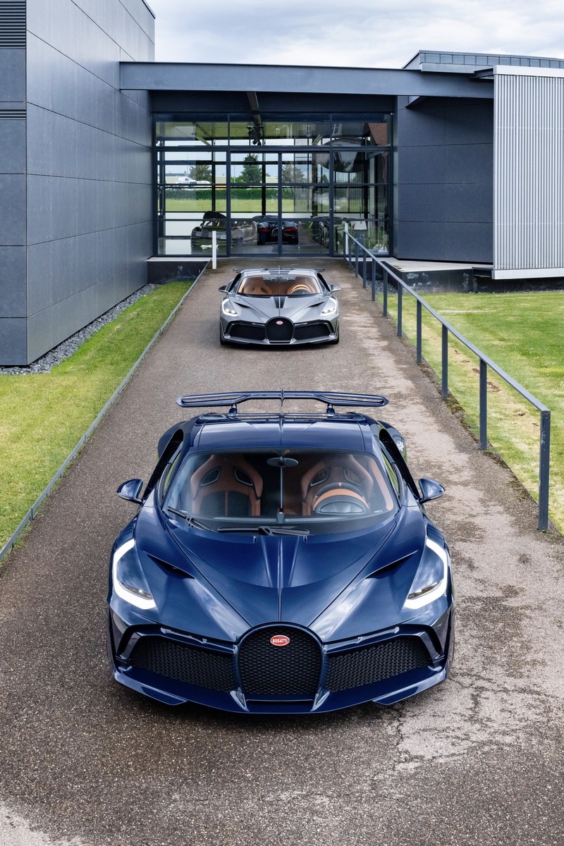 OS PRIMEIROS BUGATTI DIVO SÃO ENTREGUES A SEUS FELIZES E MILIONÁRIOS PROPRIETÁRIOS, foto 23