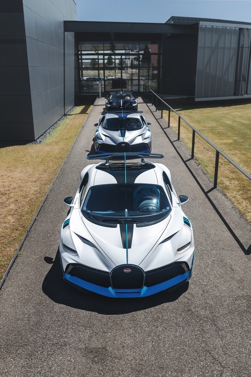 OS PRIMEIROS BUGATTI DIVO SÃO ENTREGUES A SEUS FELIZES E MILIONÁRIOS PROPRIETÁRIOS, foto 26
