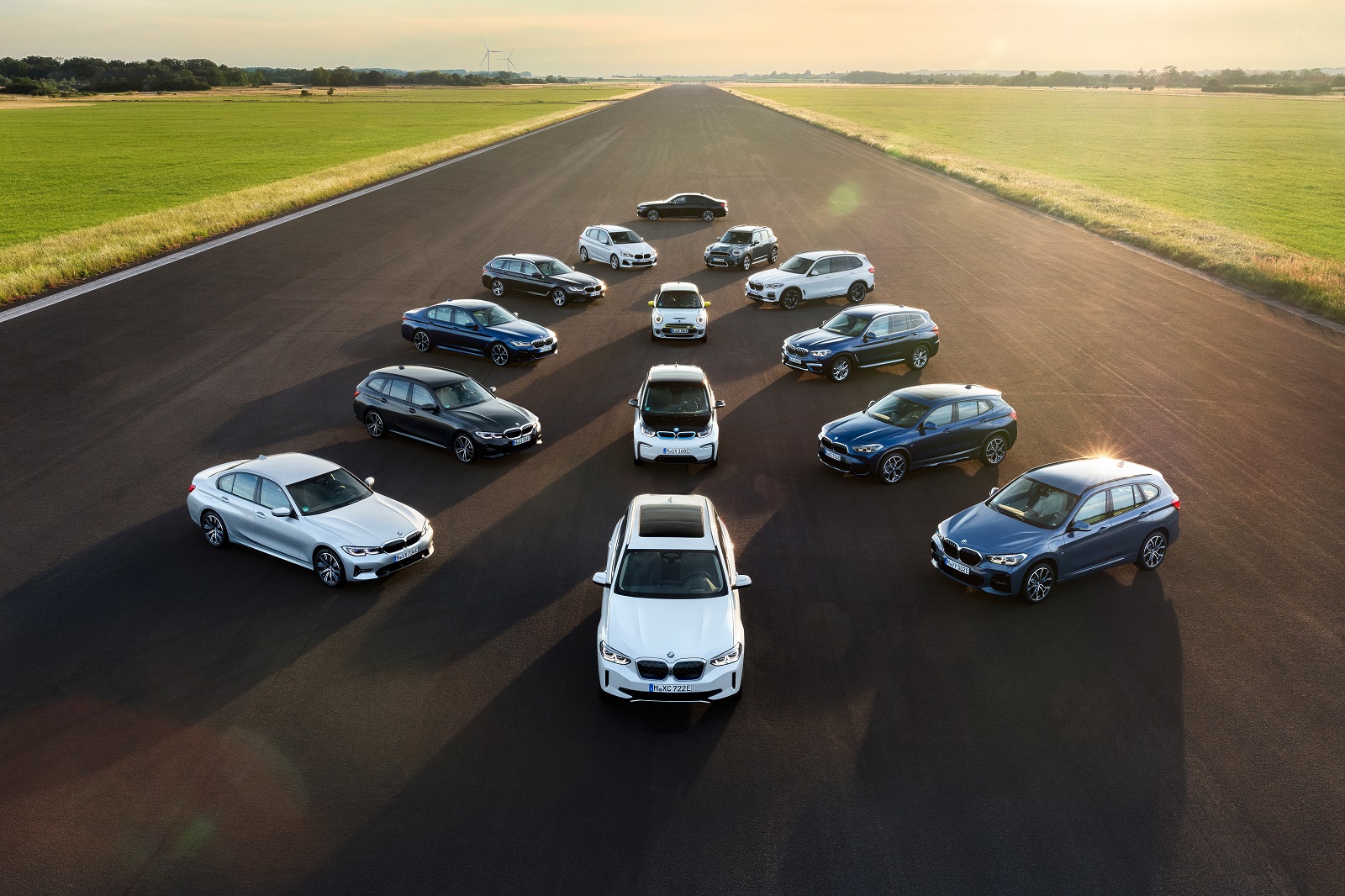 BMW GROUP: MAIS DE 7 MILHÕES DE VEÍCULOS TOTALMENTE ELÉTRICOS OU HÍBRIDOS PLUG-IN ATÉ 2030, foto 1