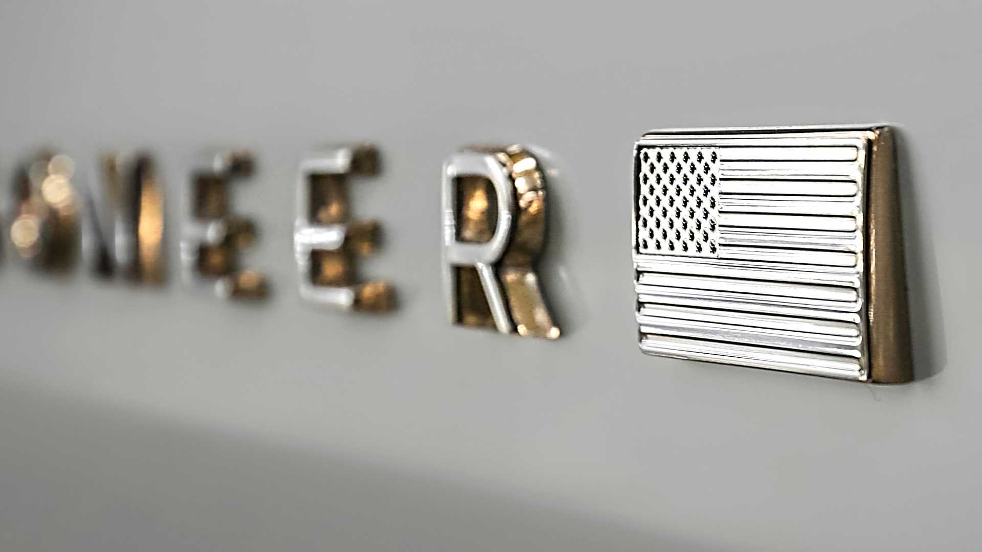 JEEP GRAND WAGONEER: A MARCA LIBERA DUAS IMAGENS QUE ADIANTAM DETALHES DO GRANDE SUV, foto 1