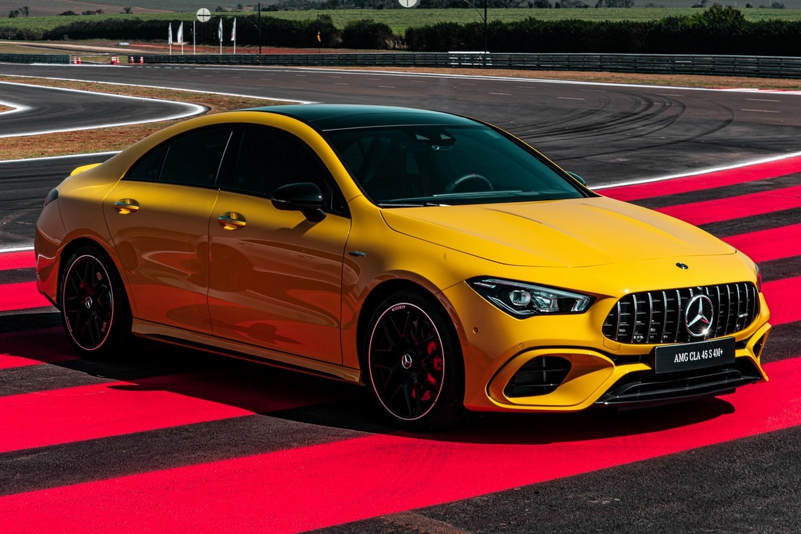MERCEDES-AMG APRESENTA NOVOS MOTORES 45: COMBINAÇÃO DO DESEMPENHO DAS PISTAS COM O DESIGN ÚNICO DOS ESPORTIVOS DA MARCA, foto 5