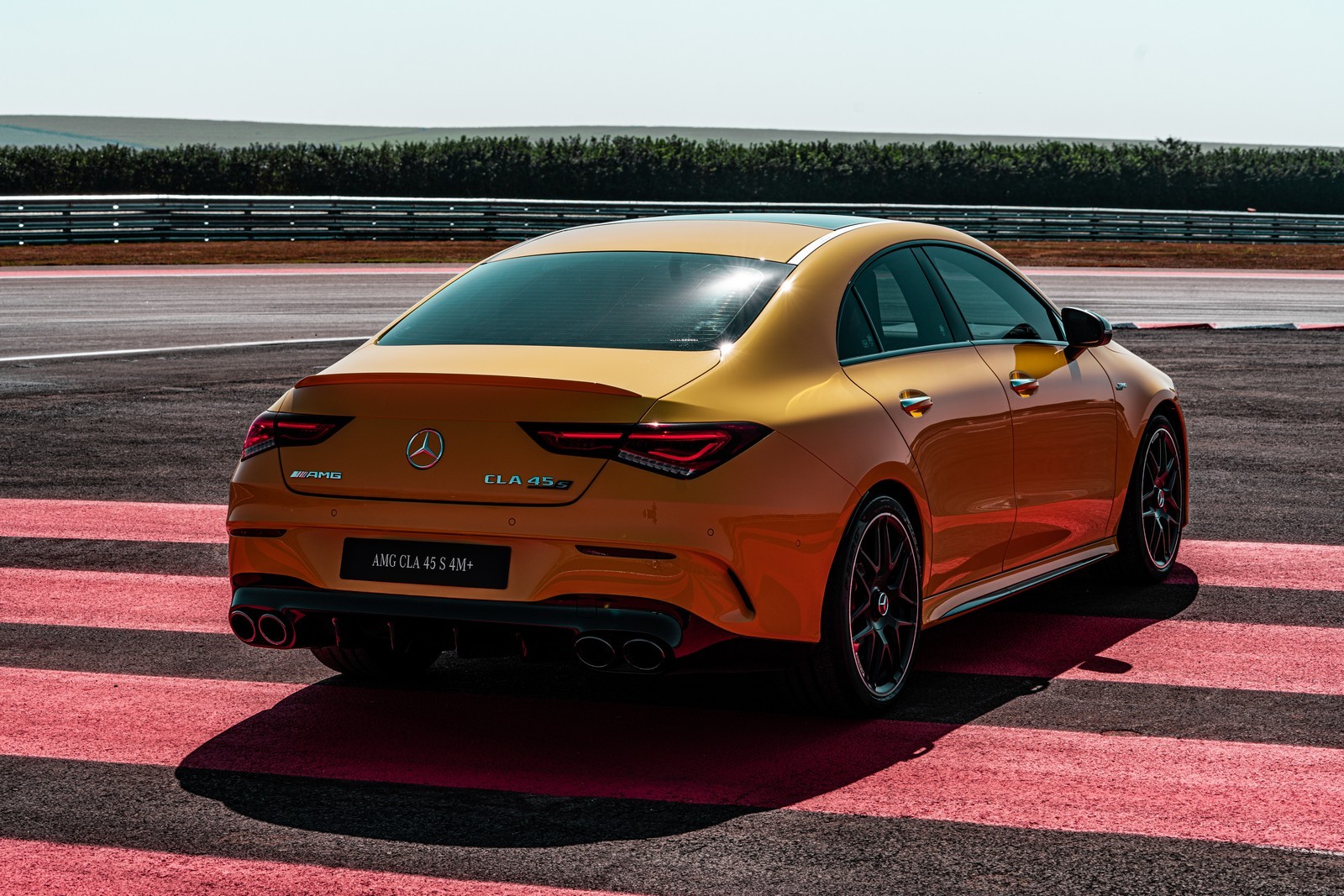 MERCEDES-AMG APRESENTA NOVOS MOTORES 45: COMBINAÇÃO DO DESEMPENHO DAS PISTAS COM O DESIGN ÚNICO DOS ESPORTIVOS DA MARCA, foto 6